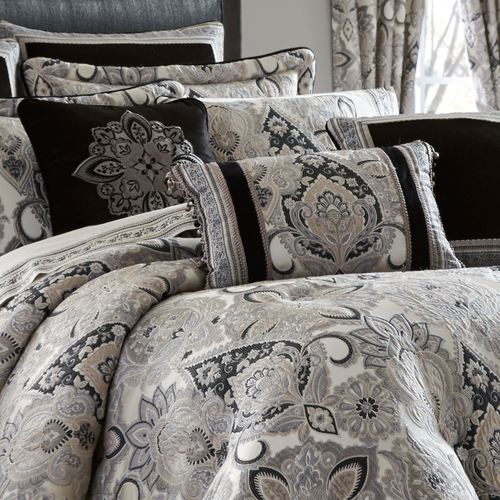 Guiliana Comforter Set Silver Gray Thumbnail Image