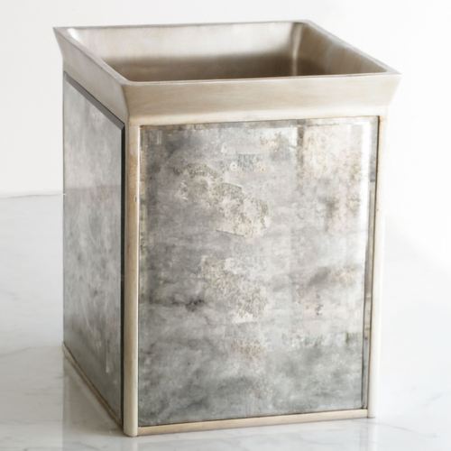 N779-003_V.jpg Thumbnail Image