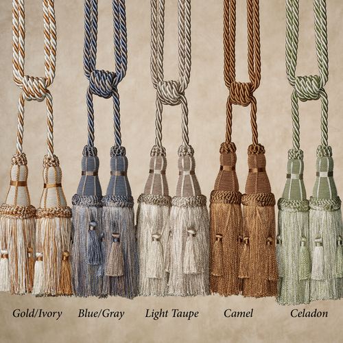 R690-001_2.jpg Thumbnail Image