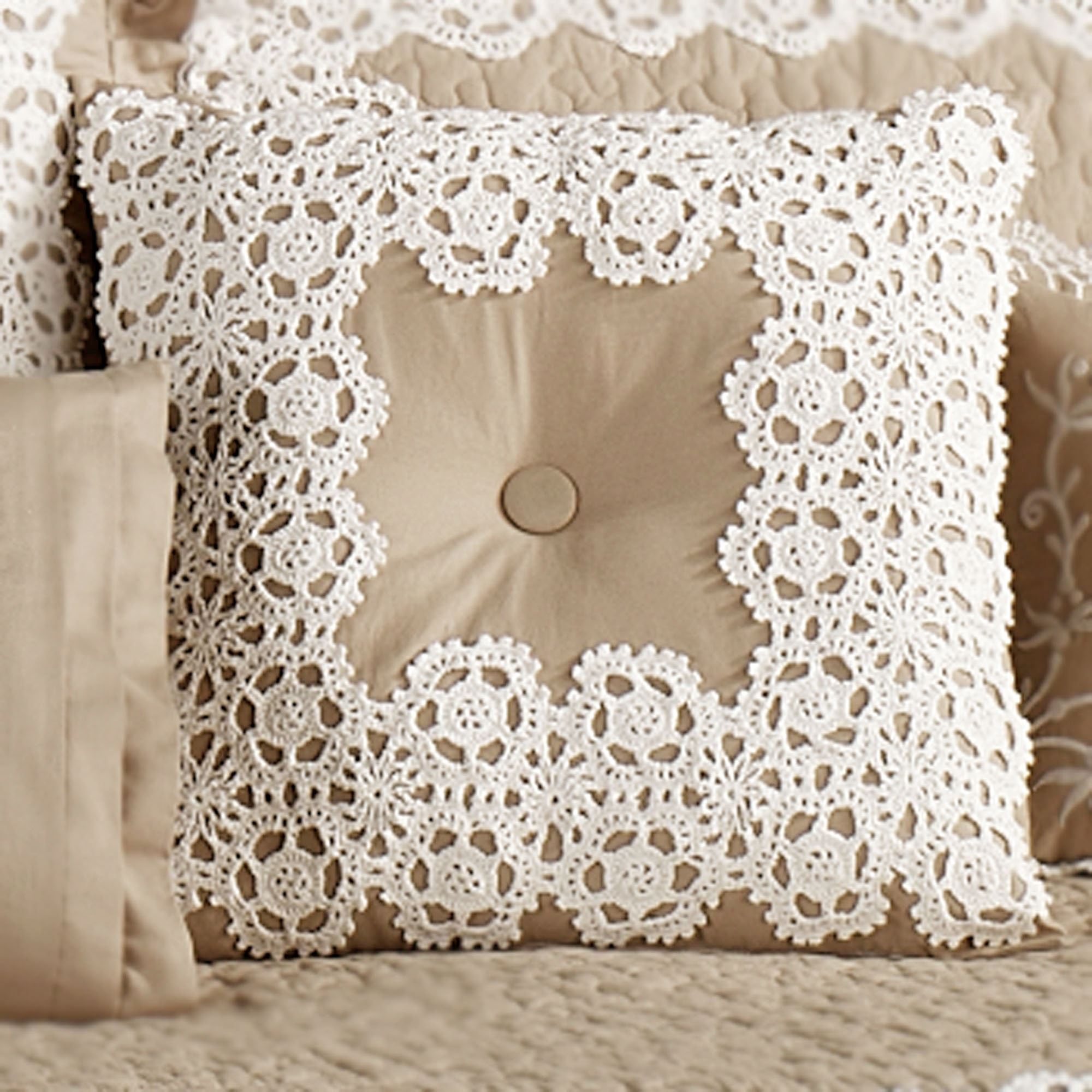 Antiquity Crochet Bedspread Bedding - Main Image