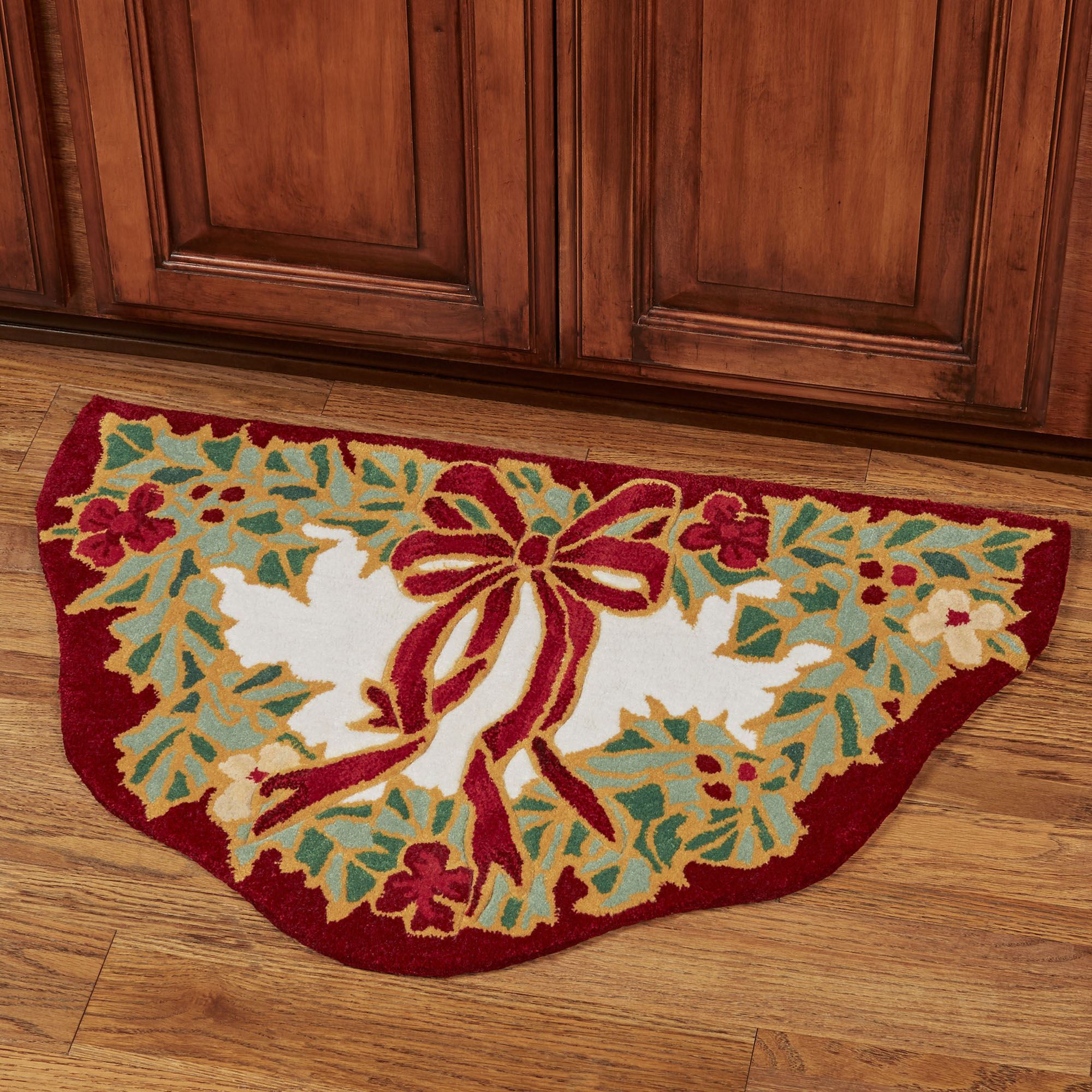 Happy Holly Scalloped Holiday Rugs