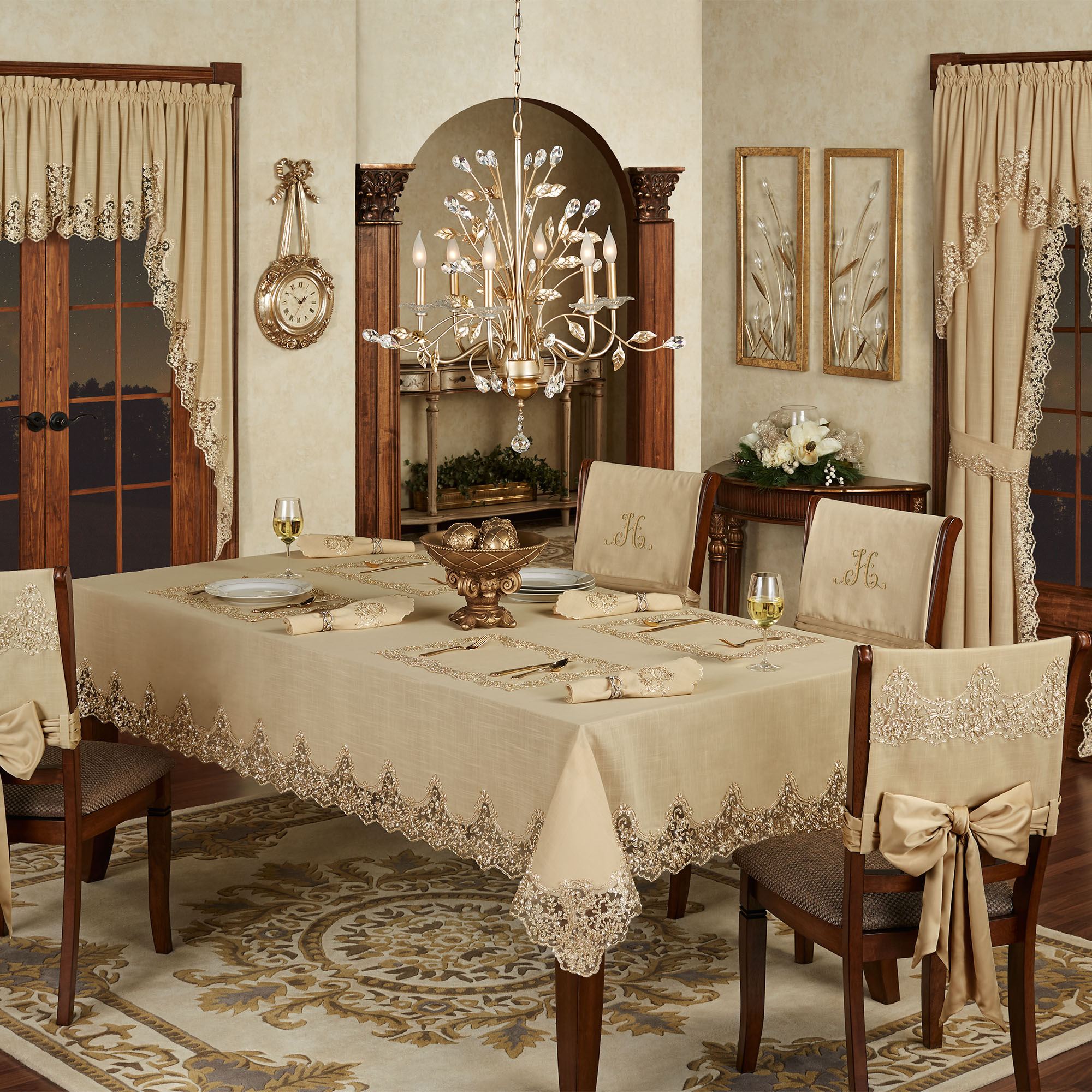 Dining Room Table Linens