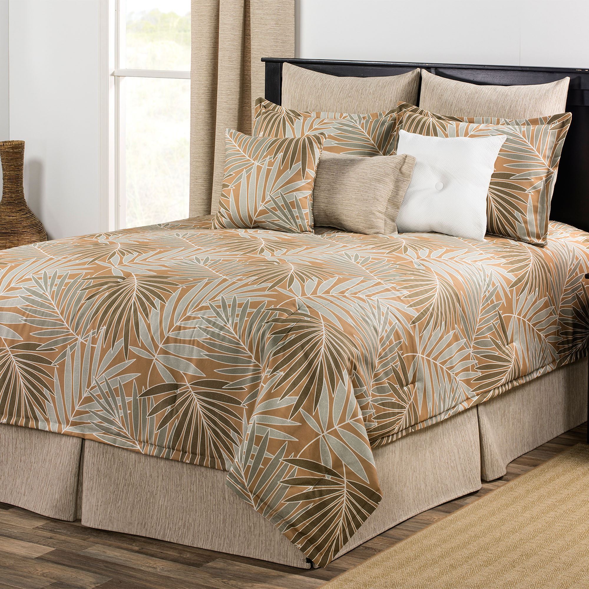 Amazon Com Tommy Bahama Fiesta Palms Comforter Set California King Green Home Kitchen