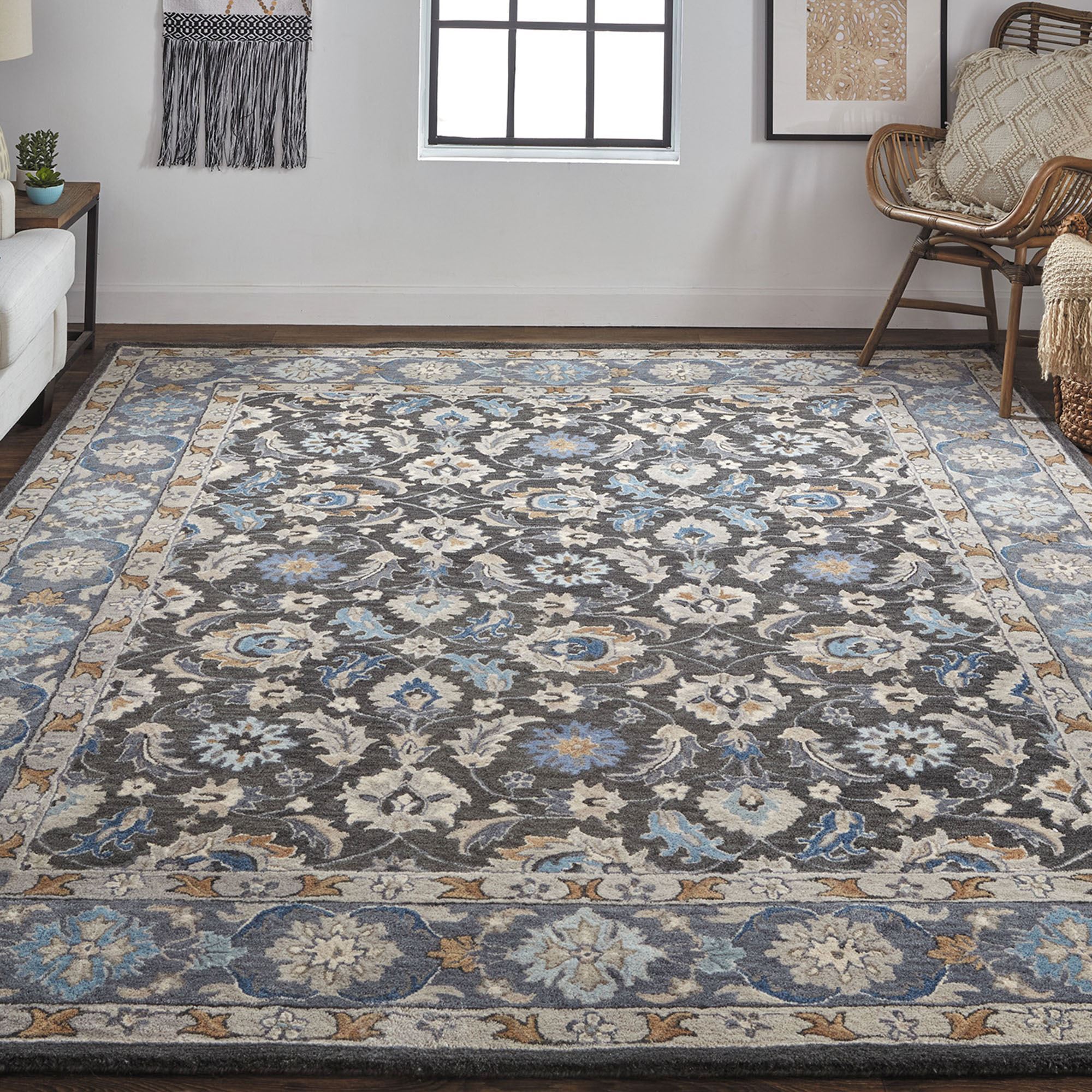 Charlotte Traditional Floral and Acanthus Leaf Wool Area Rugs