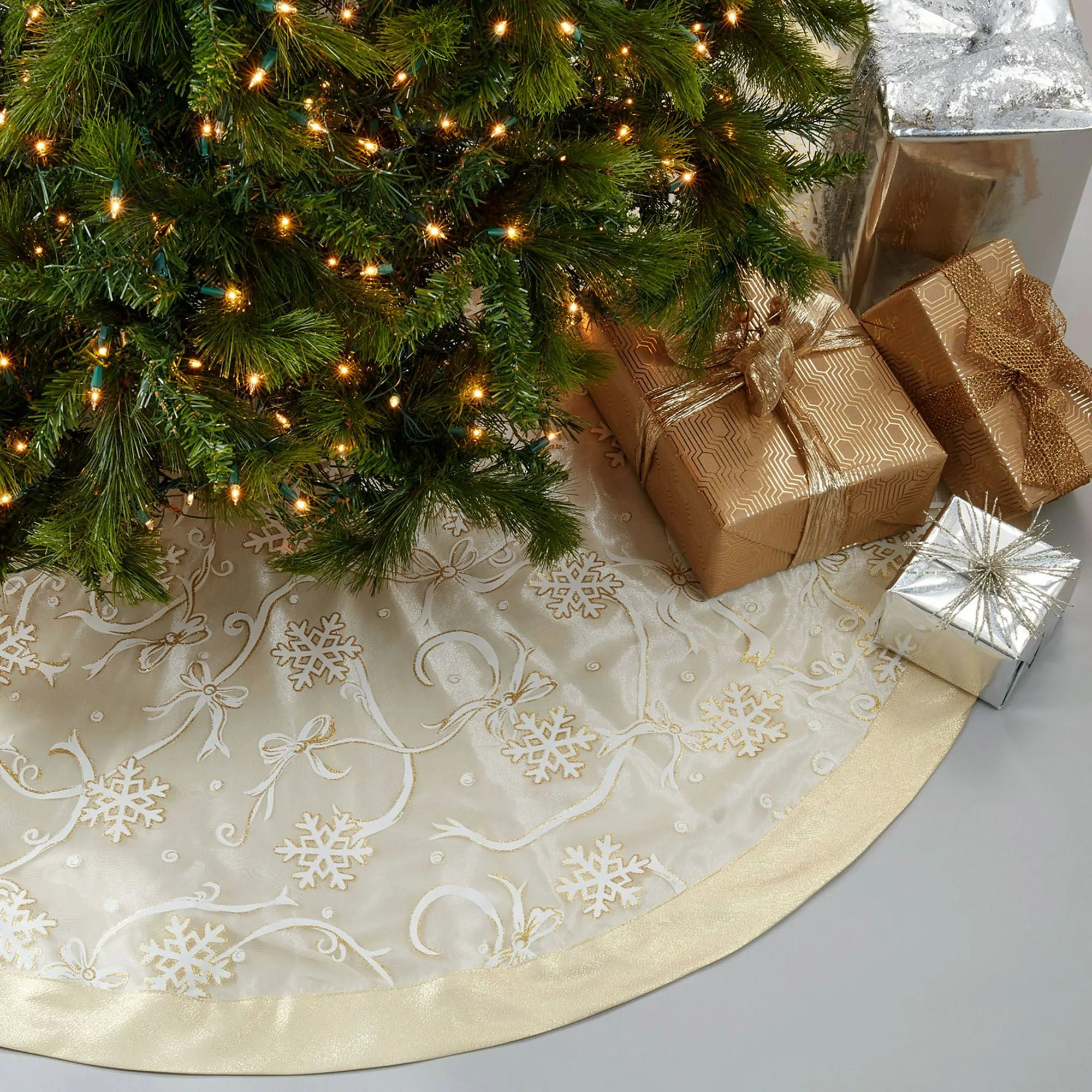 Elegant Christmas Decorations Snowflake Tree Enhancing Festive Beauty Creating Cozy Holiday