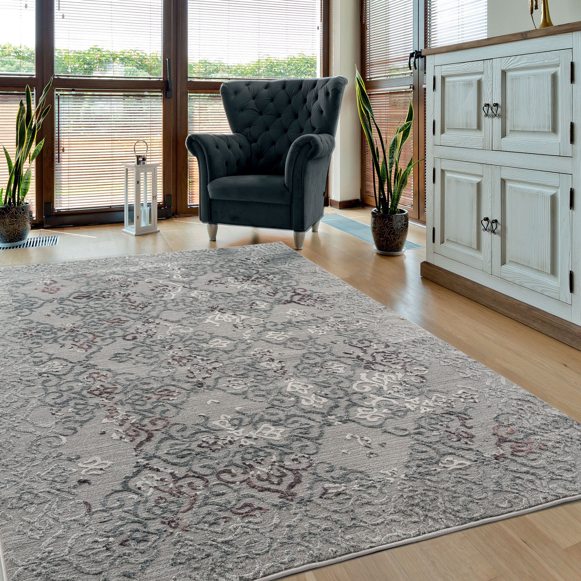 Helen Distressed Scroll Traditional Area Rugs
