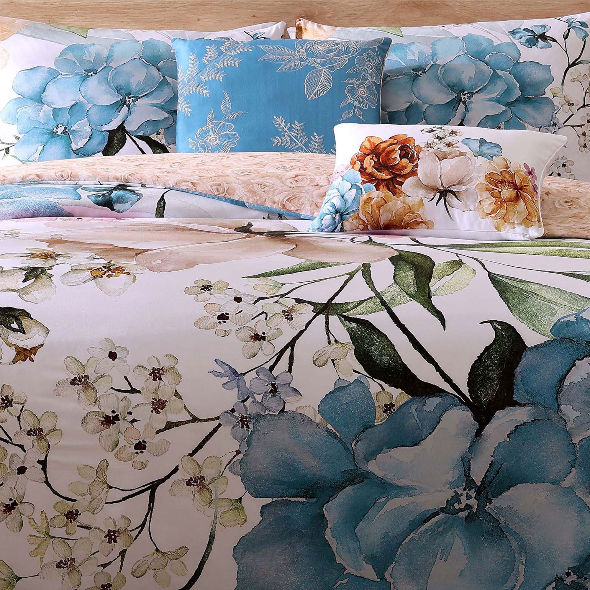 White Blue Grey Floral Bed Set main image 1