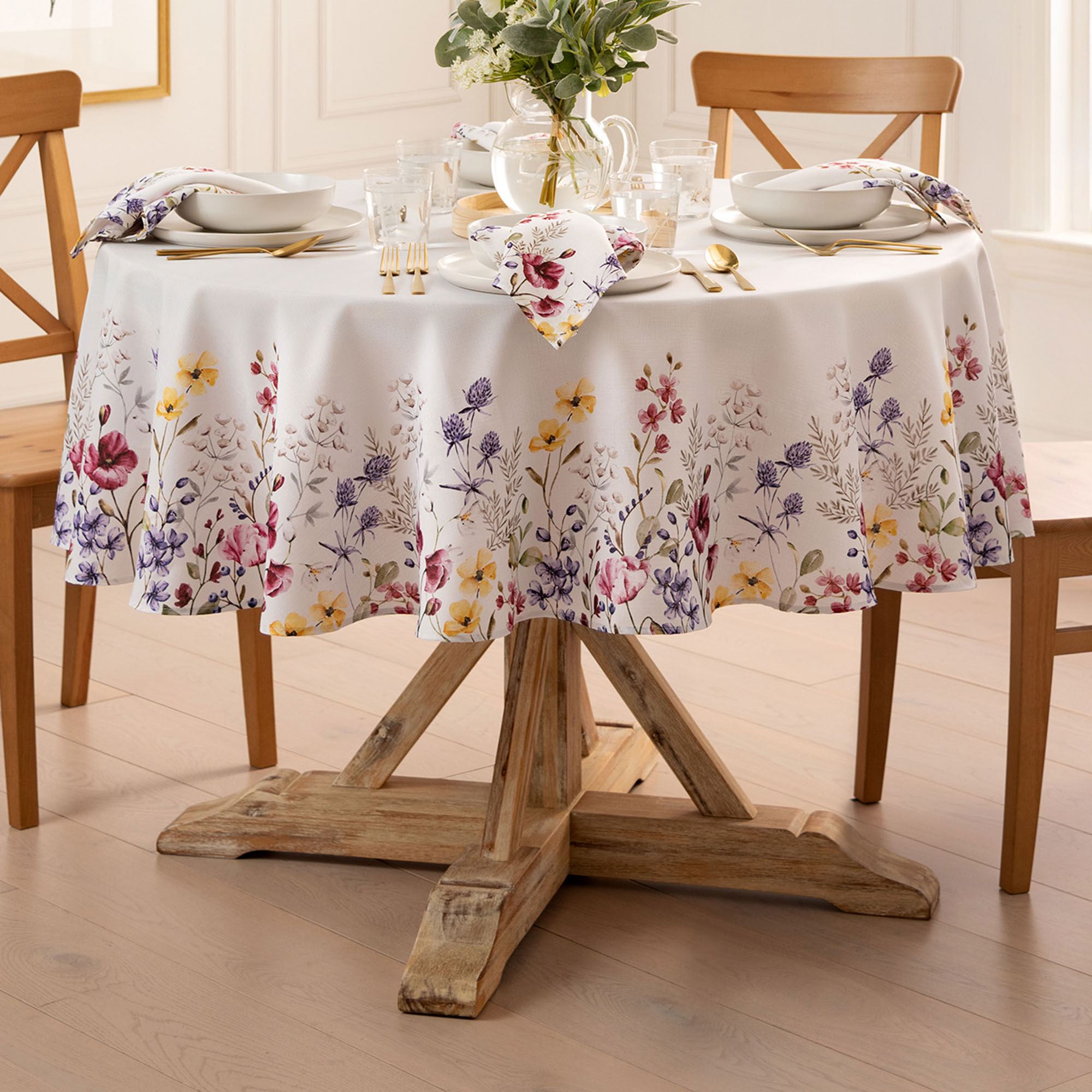 Poppy Meadow Round Tablecloth White 70 Diameter