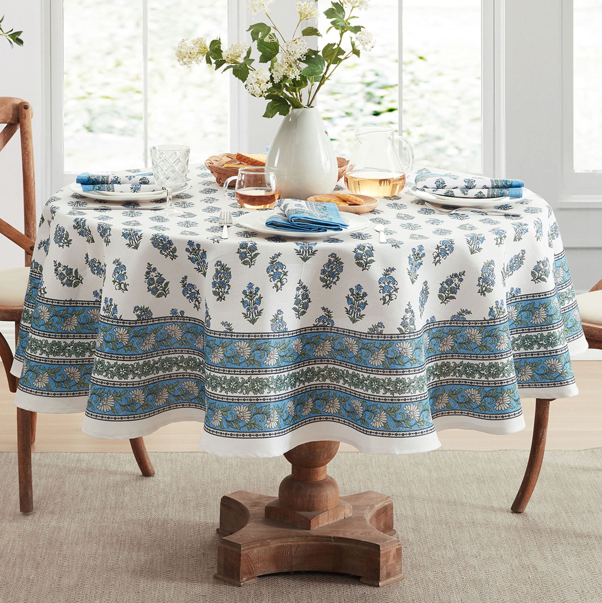Classic Tropez Round Tablecloth White 70 Diameter