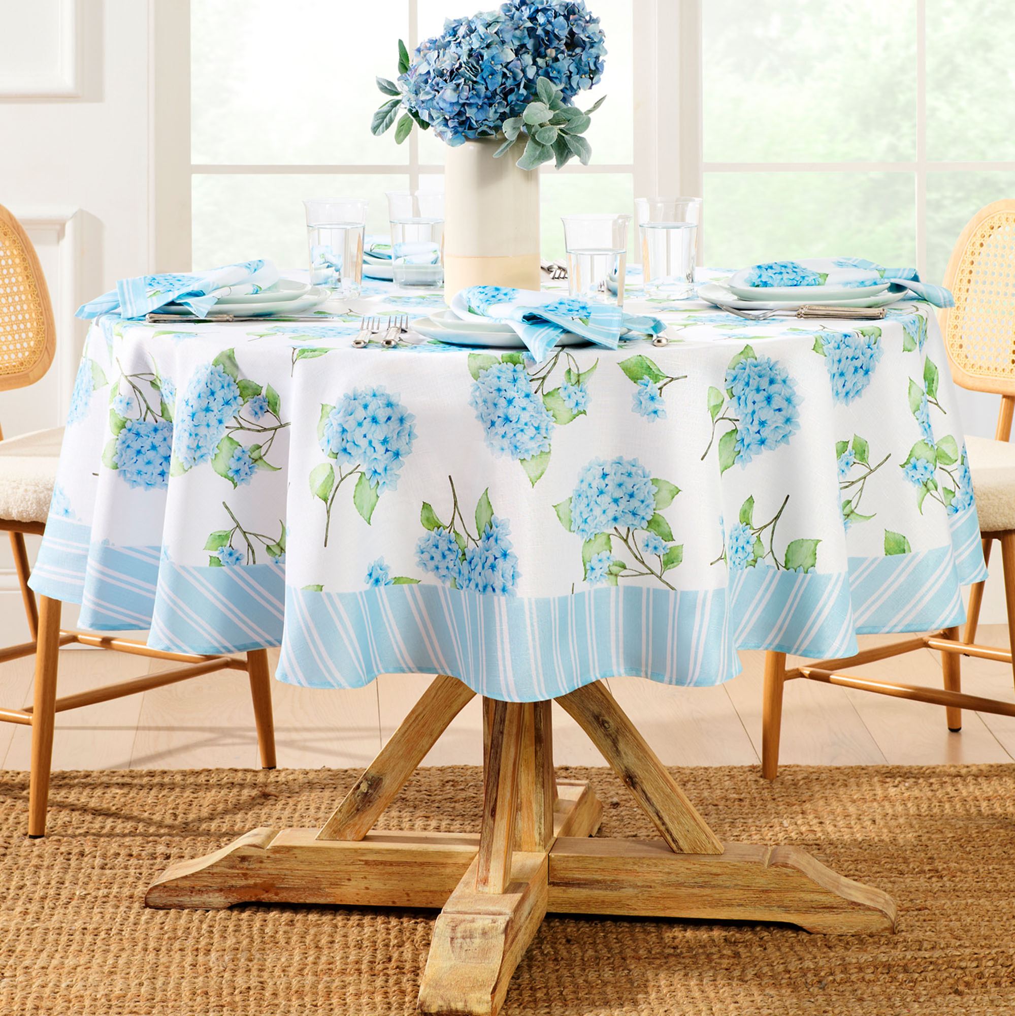 Seaside Hydrangea Round Tablecloth White 70 Diameter