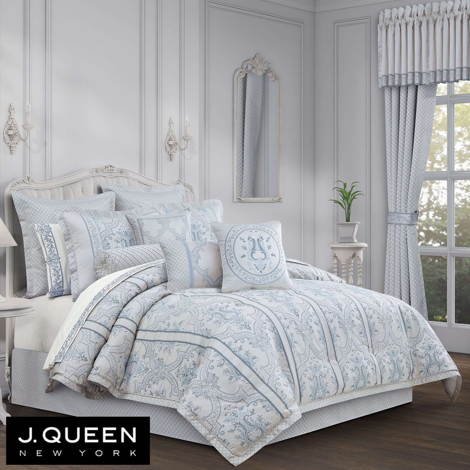 Boulevard Comforter Set Silver