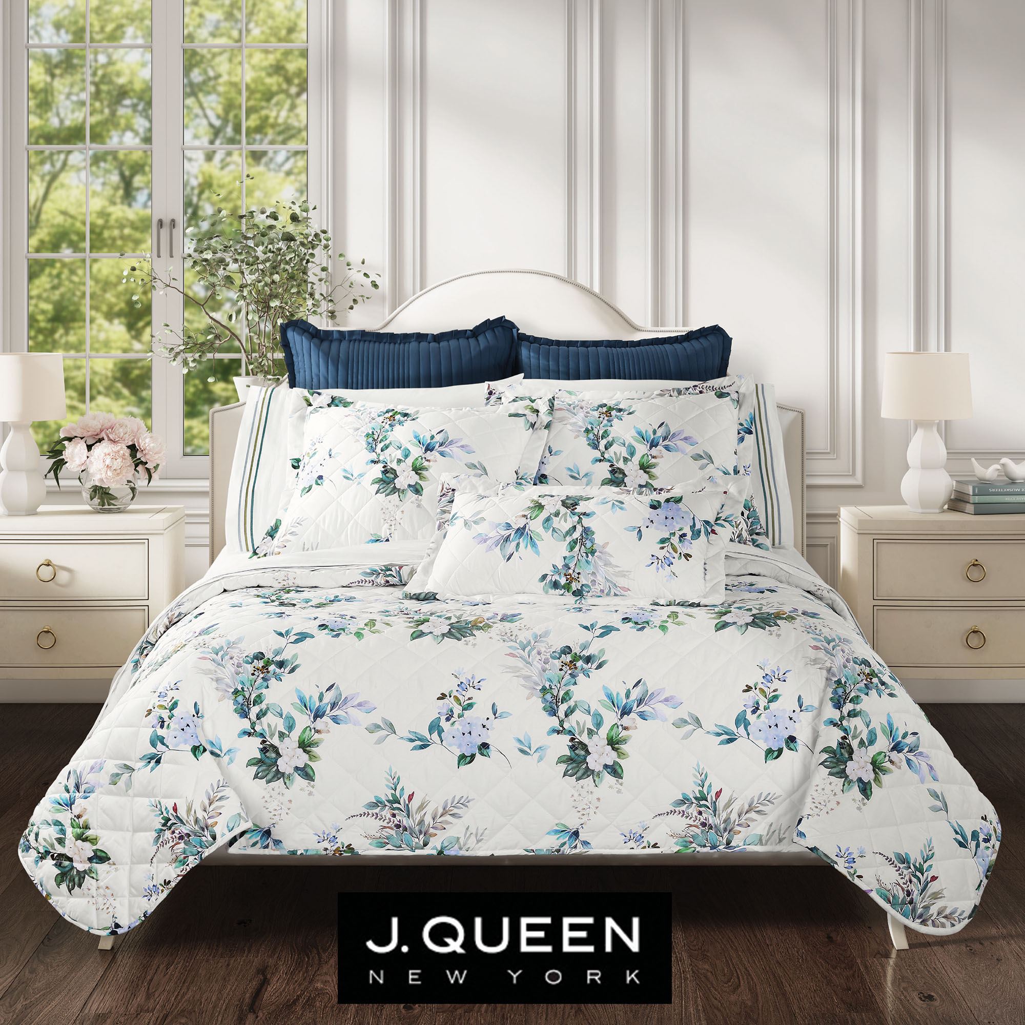 Meadow Floral Quilt Set White