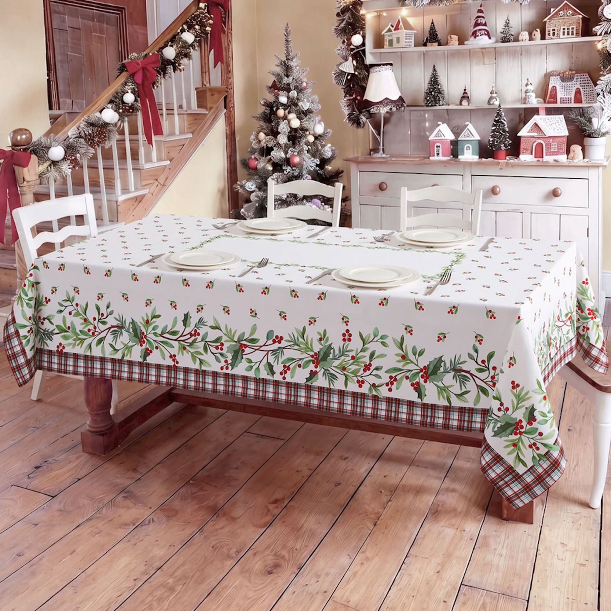 Holly Dream Oblong Tablecloth Red/Green