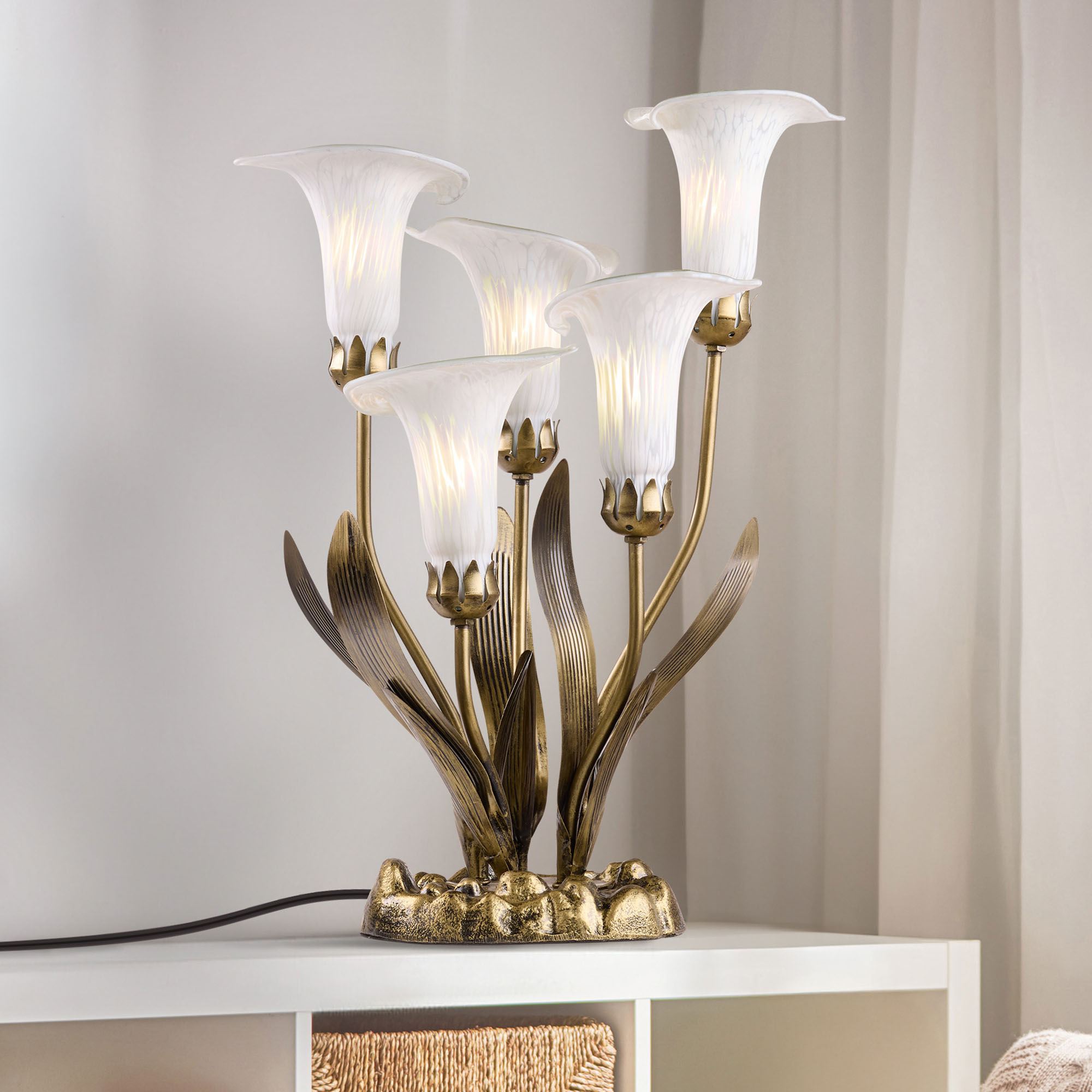 Calla Lily Bouquet Accent Lamp White