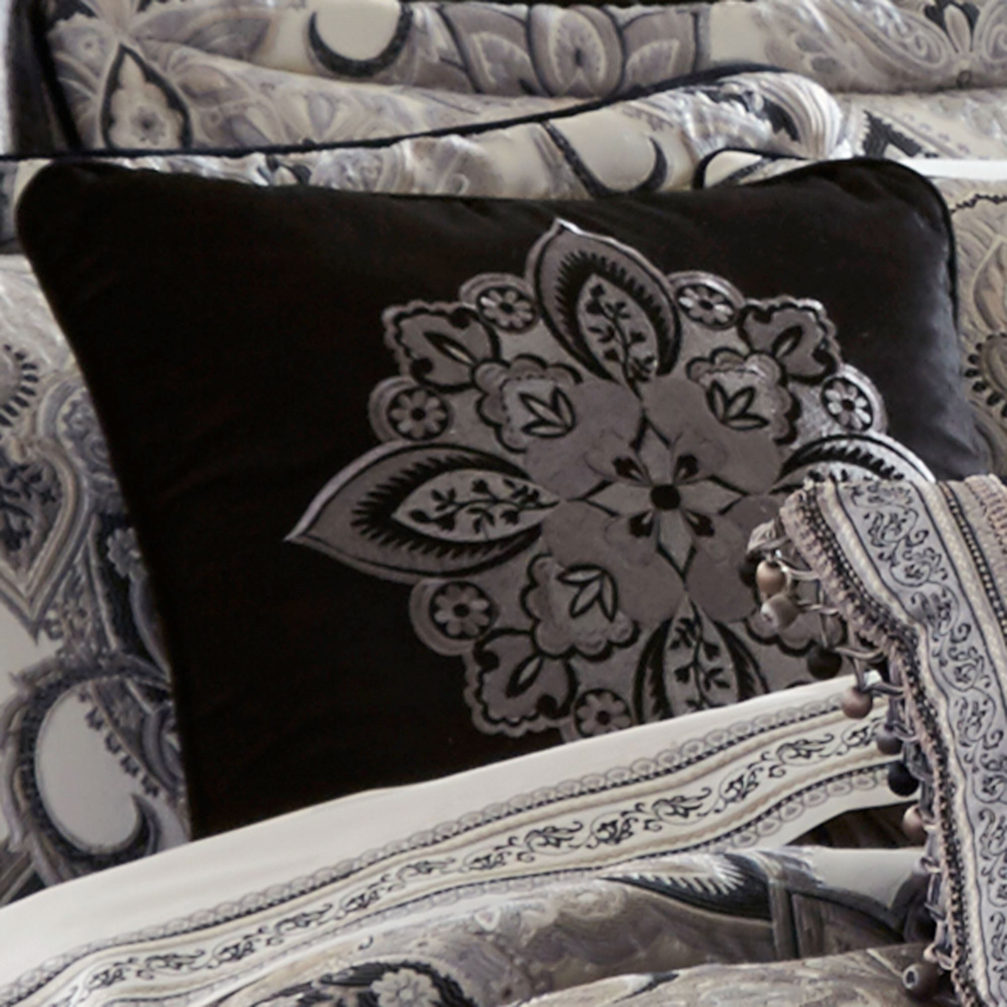 J Queen New York Guiliana Bedding Collection at Raymond Falgoust blog