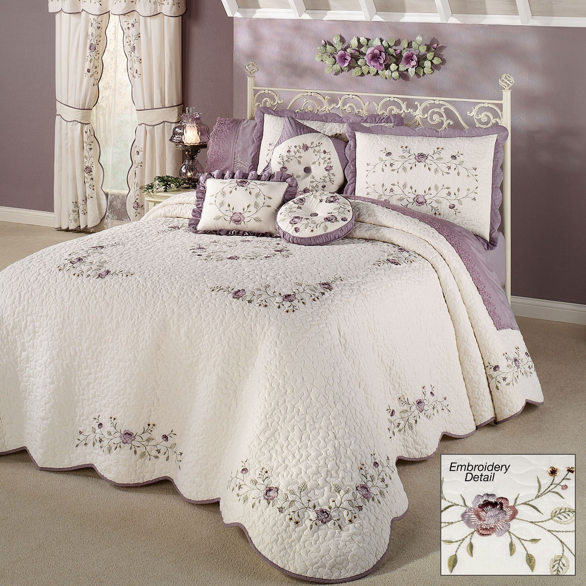 Antique Bloom Floral Oversized Quilted Bedspread Bedding