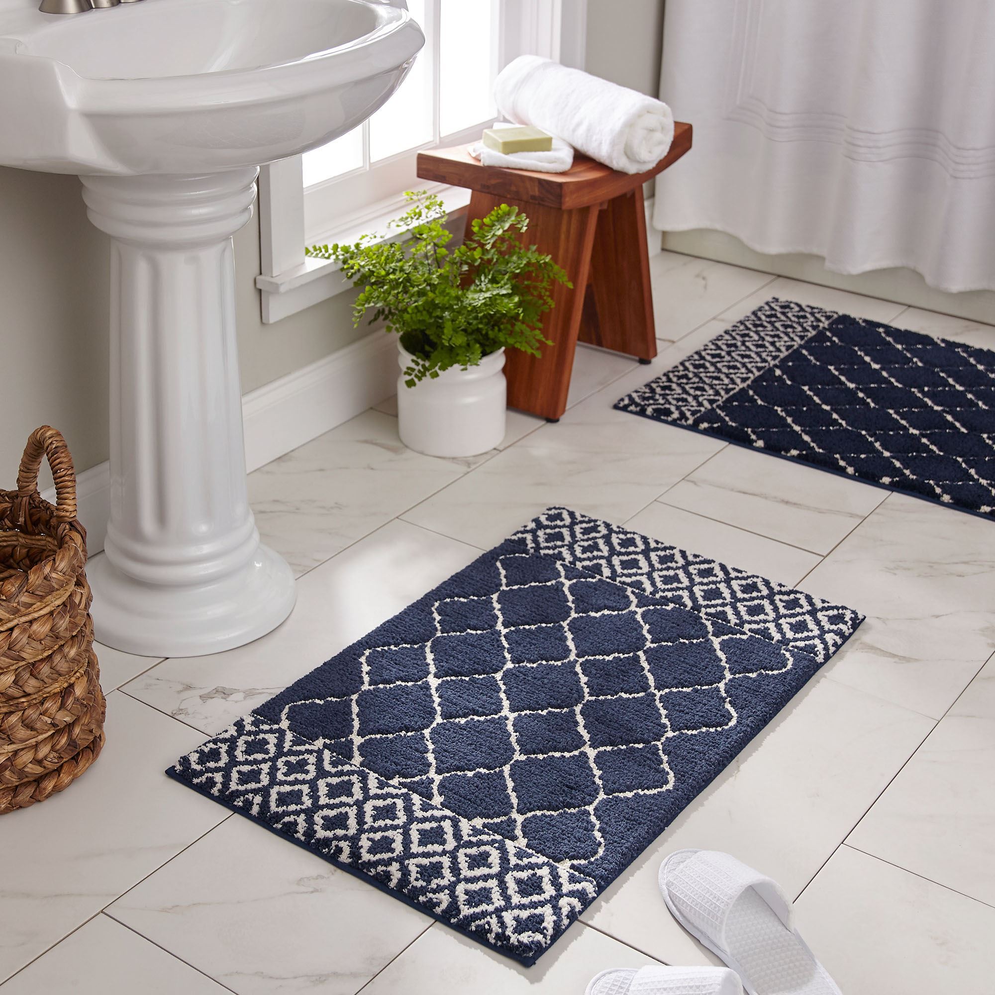 Fountainebleau Quatrefoil Nonskid Bath Rugs Fountainebleau Quatrefoil Nonskid Bath Rugs